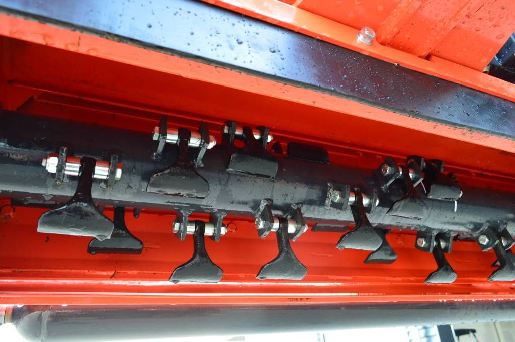 Boxer High 165 klepelmaaier met opvang, hooglosser