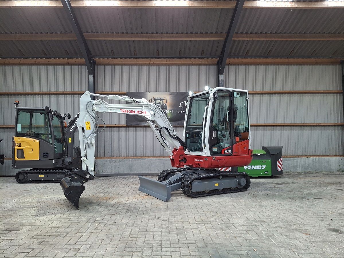Takeuchi TB230, minigraver, minikraan, BJ2025, Demo!