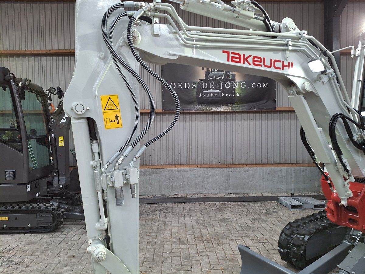 Takeuchi TB230, minigraver, minikraan, BJ2025, Demo!