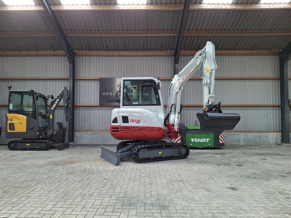 Takeuchi TB230, minigraver, minikraan, BJ2025, Demo!