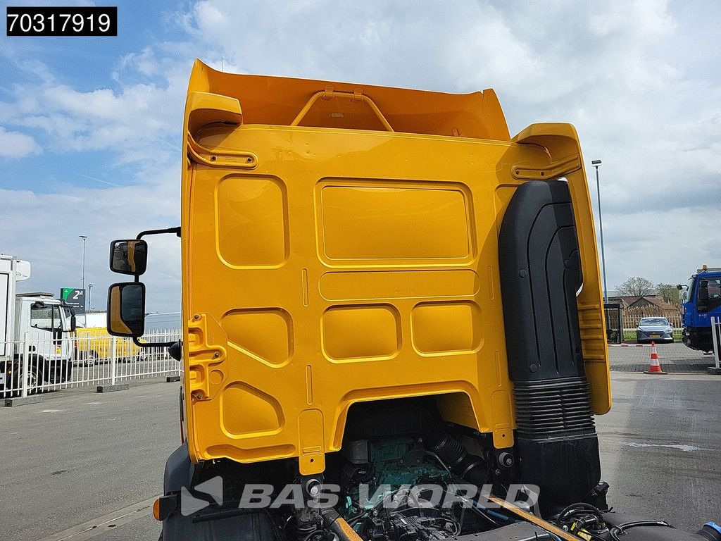 Volvo FL FL 260 4X2 14t 7 Mtrs Chassis Full Air Euro 5