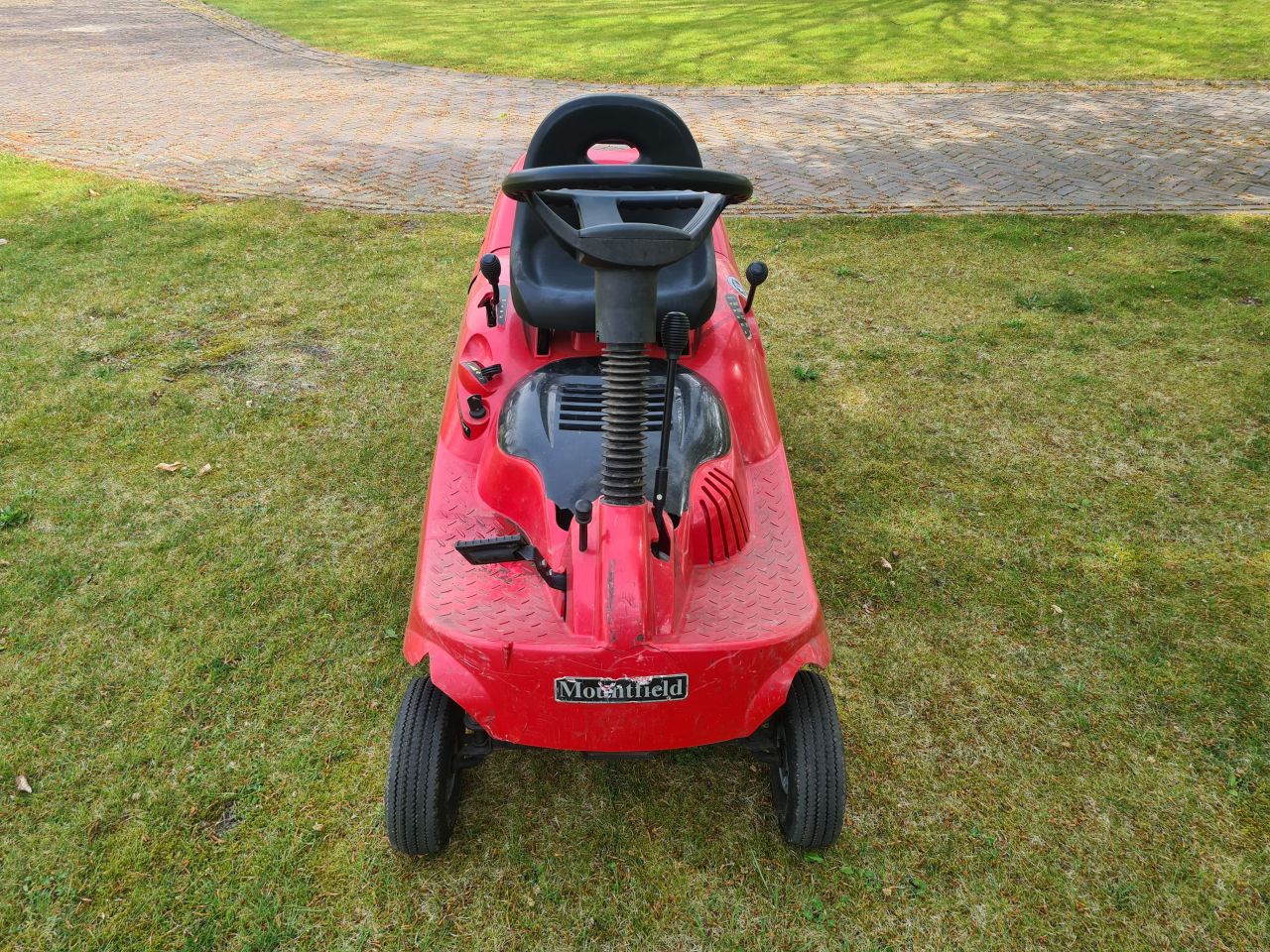 Mountfield zitmaaier met opvangbak.