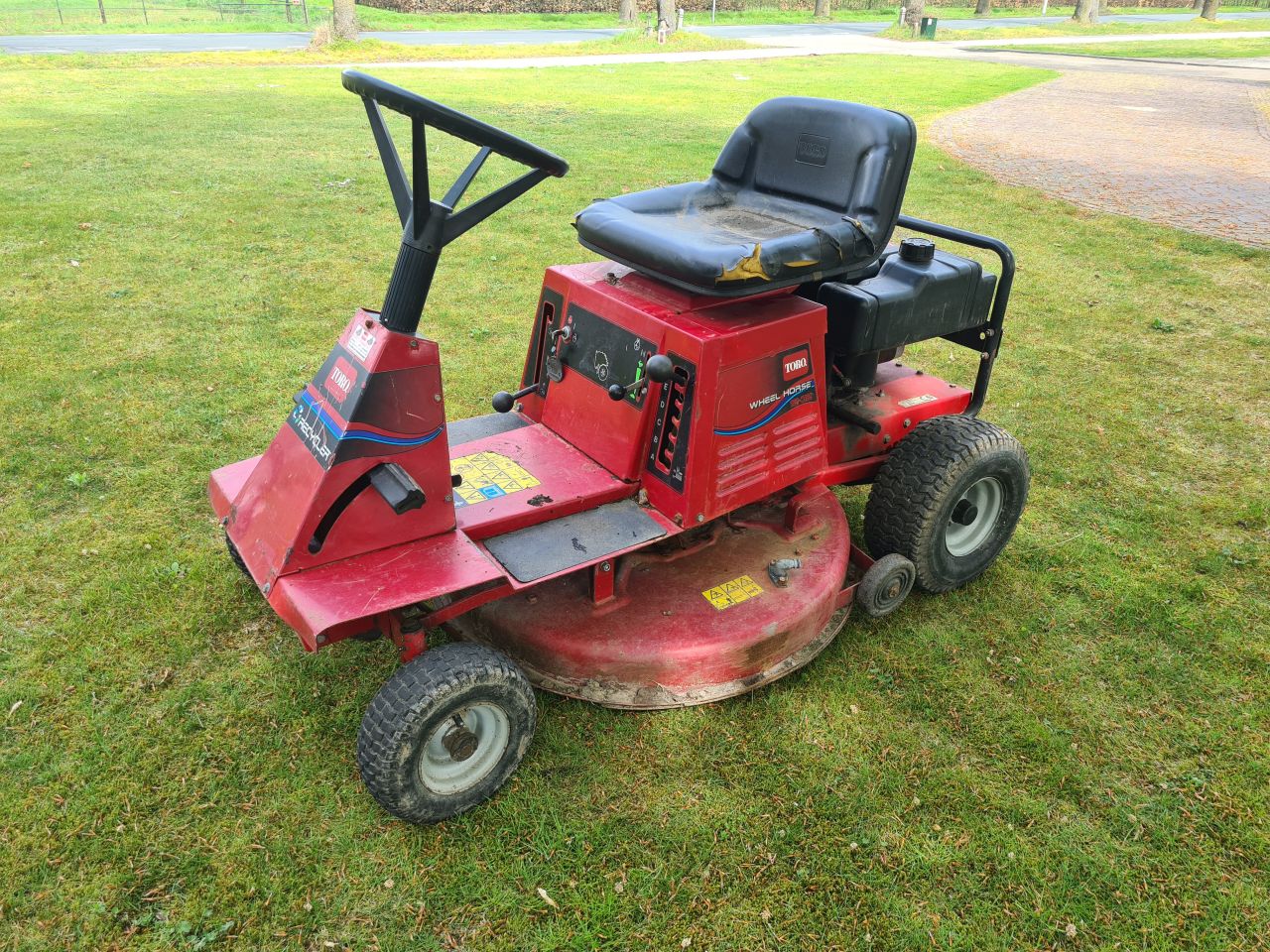 Toro wheel Horse 12-32