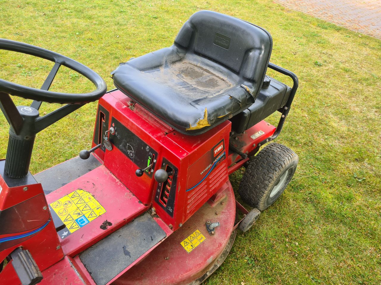 Toro wheel Horse 12-32
