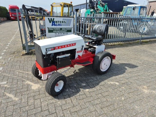 Gutbrod minitrekker 4 cilinder benzine.