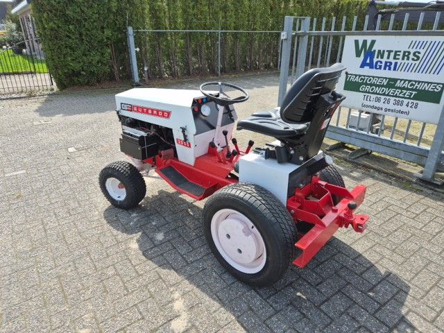 Gutbrod minitrekker 4 cilinder benzine.