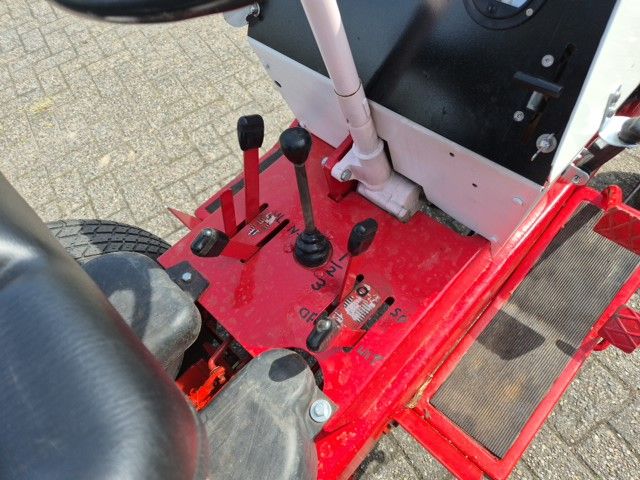 Gutbrod minitrekker 4 cilinder benzine.