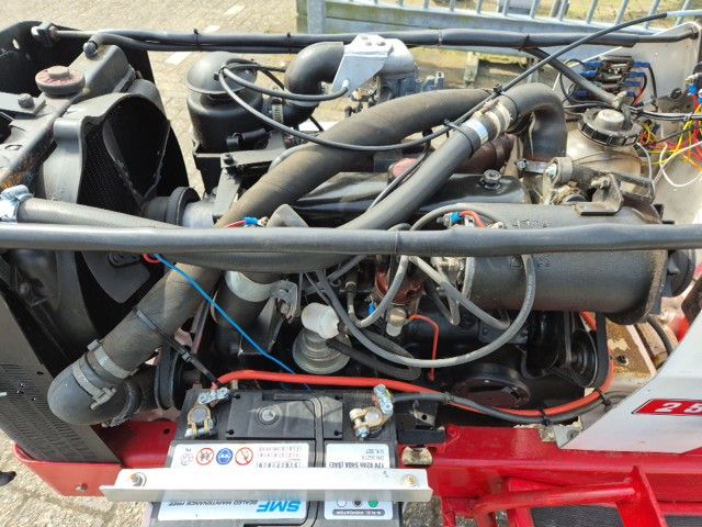 Gutbrod minitrekker 4 cilinder benzine.