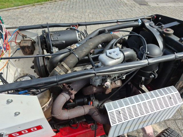 Gutbrod minitrekker 4 cilinder benzine.