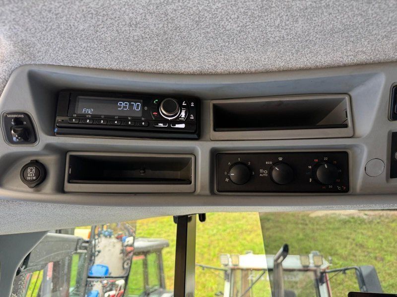 New Holland T7.270 Auto Command SideWinder II (Stage V)