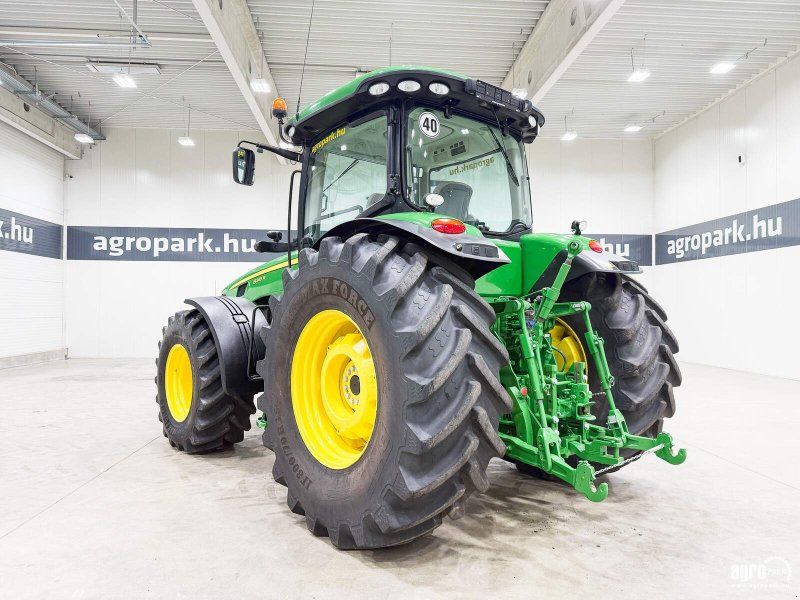 John Deere 8245R
