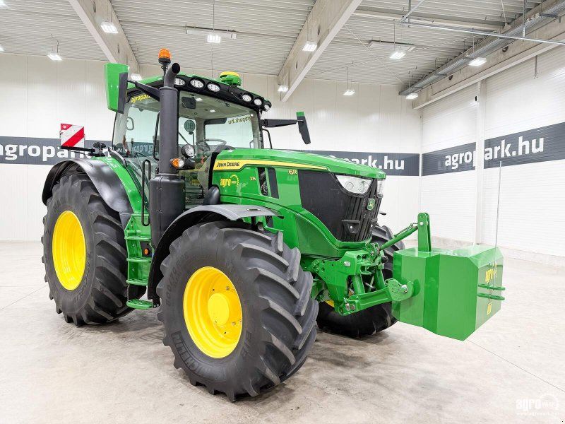 John Deere 6R 215
