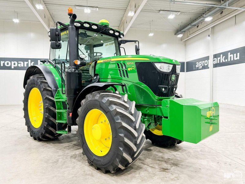 John Deere 6215R