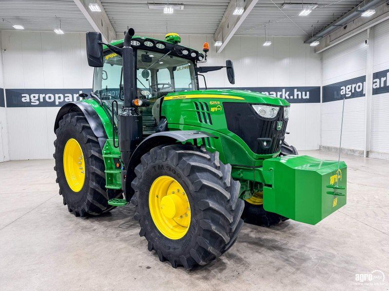 John Deere 6215R