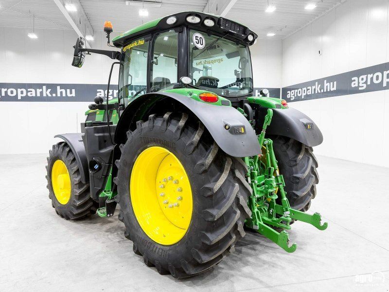 John Deere 6R 195
