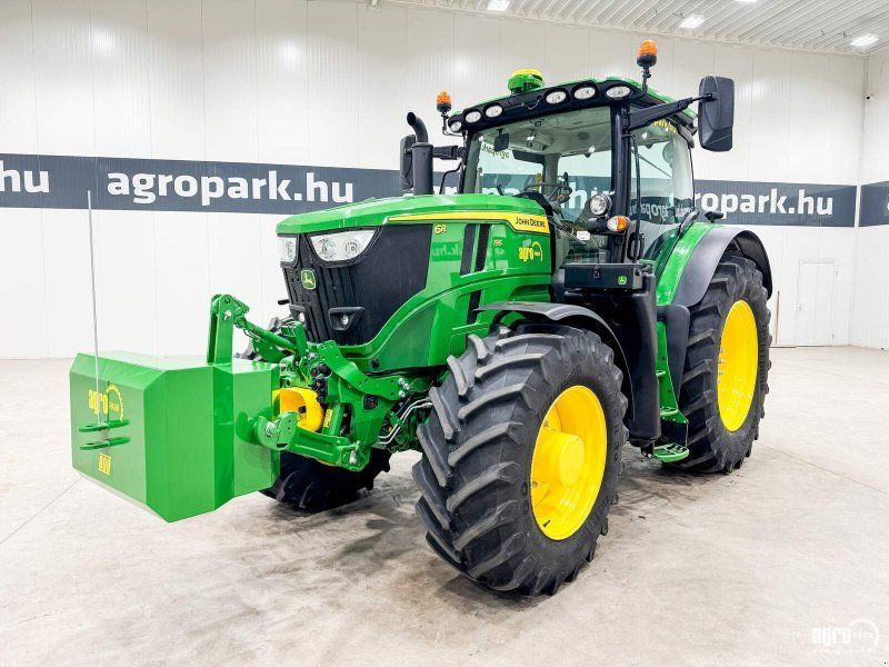 John Deere 6R 195