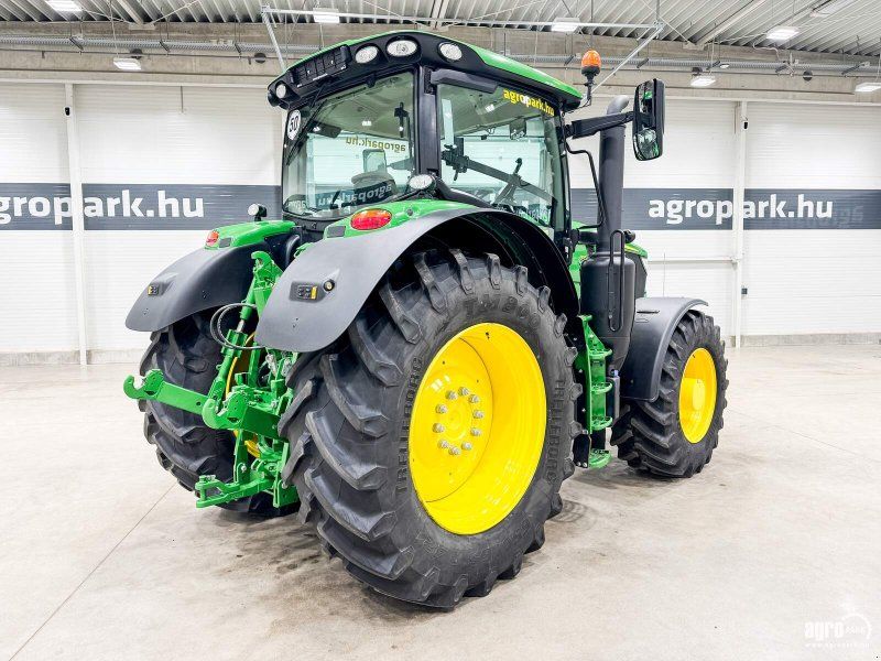 John Deere 6R 195