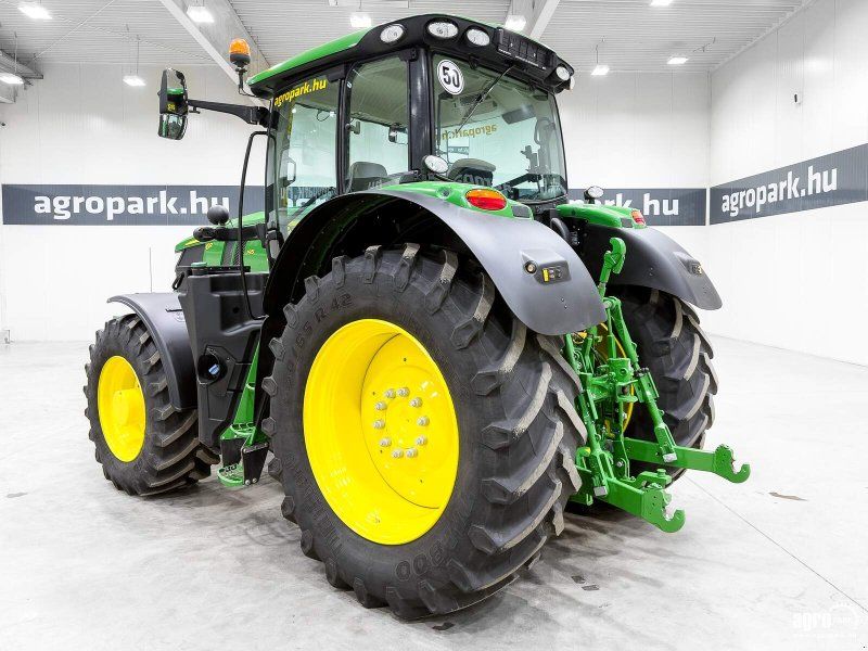 John Deere 6R 195