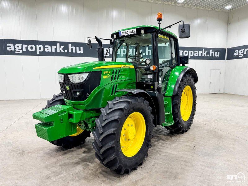 John Deere 6125M
