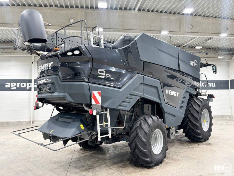 Fendt Ideal 9 PL 4WD rotary  with 9.1 m 7030 draper header and