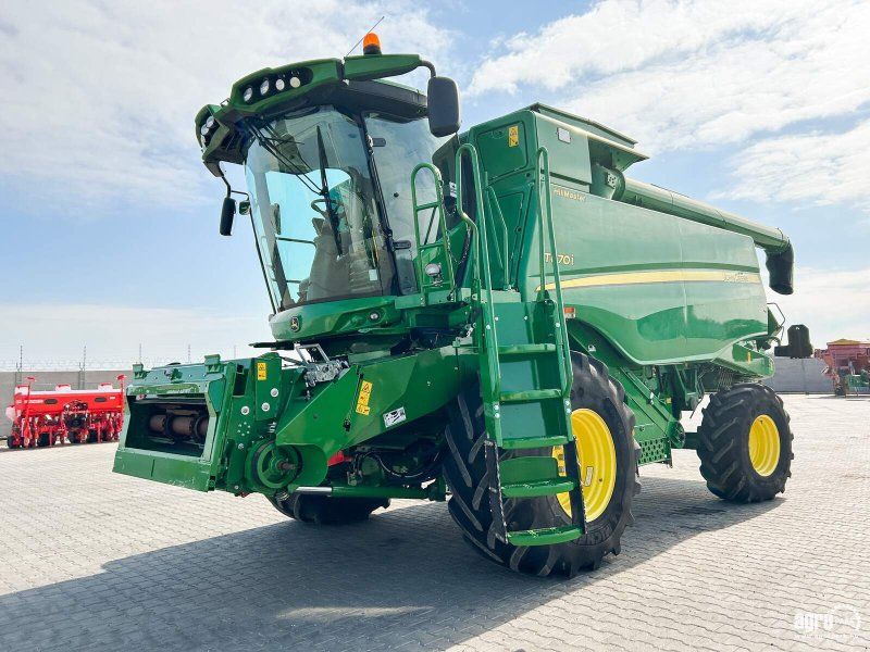 John Deere T670i Hillmaster 6-walker , 9.15 m 630X Vario header with