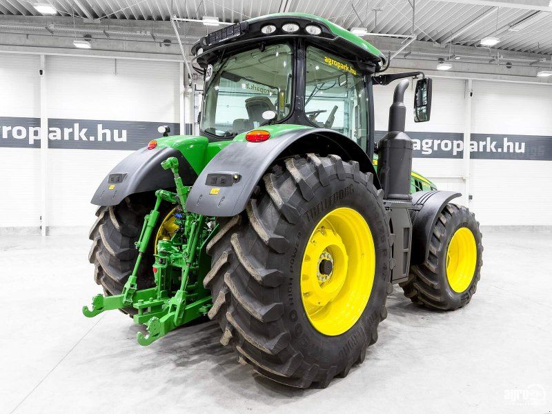 John Deere 8400R e23 Powershift 50 km/h, axle suspension, Active Seat, air