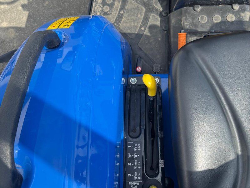 New Holland BOOMER 45