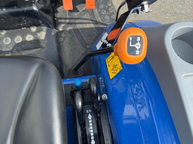 New Holland BOOMER 45