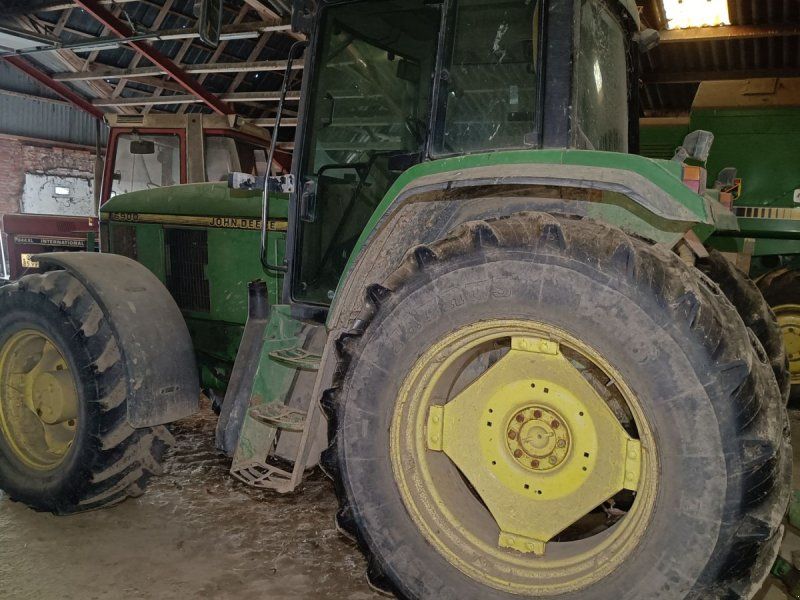 John Deere 6900