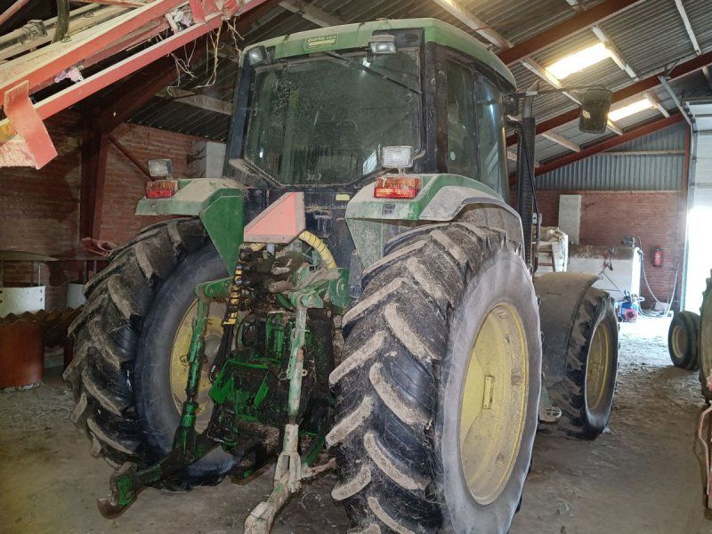 John Deere 6900