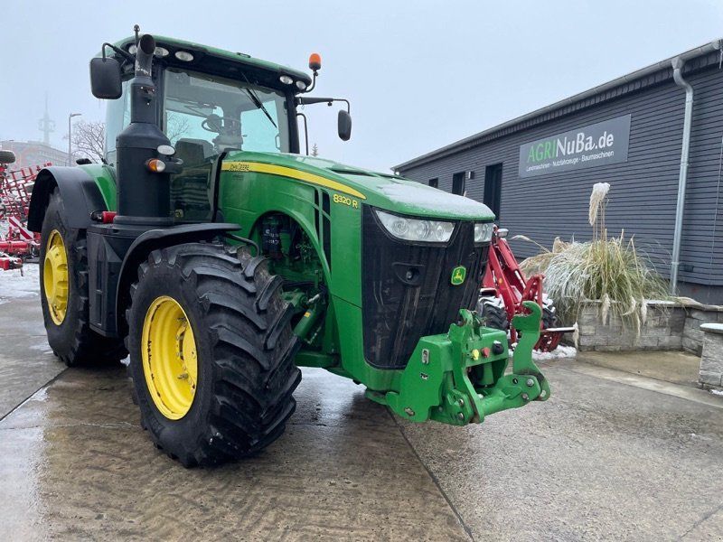 John Deere 8320 R PowrShift