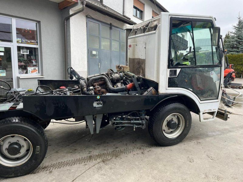 Iveco Aebi MFH 5000, Kehrmaschine Grundmaschine