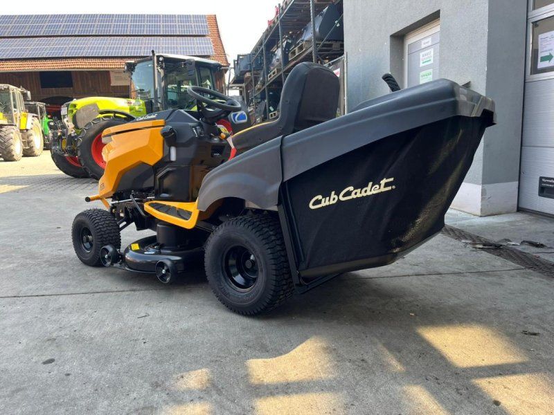 Cub Cadet XT2 QR 106, 2-Zylinder Kawasaki Motor, Fangkorb