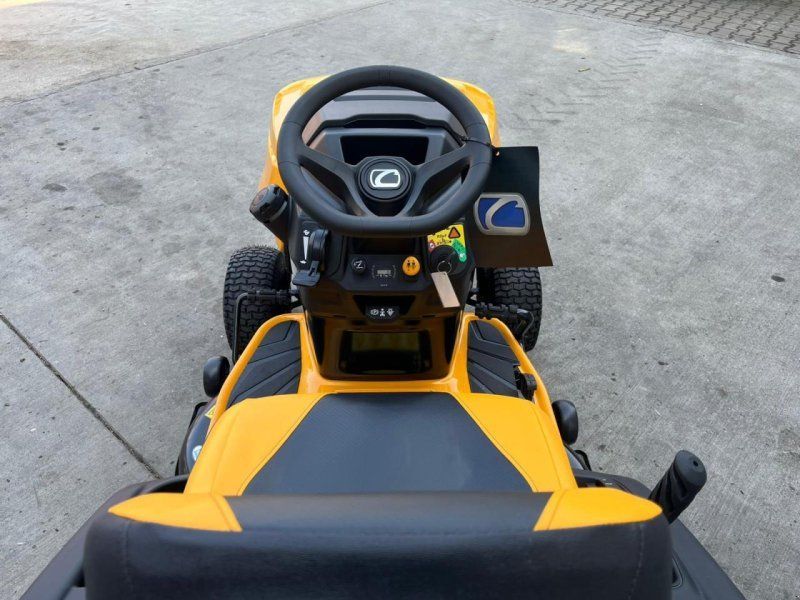 Cub Cadet XT2 QR 106, 2-Zylinder Kawasaki Motor, Fangkorb