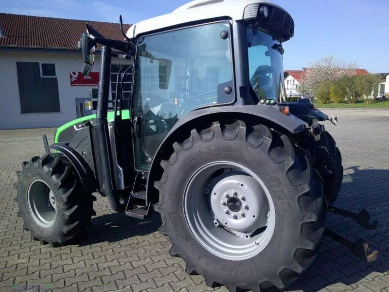 Deutz-Fahr 5105 D GS mit 3 fach Lastschaltgetriebe und Powershuttle, nasse