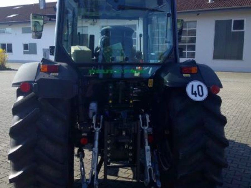 Deutz-Fahr 5105 D GS mit 3 fach Lastschaltgetriebe und Powershuttle, nasse