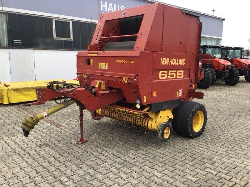 New Holland 658