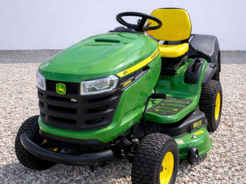 John Deere X167R