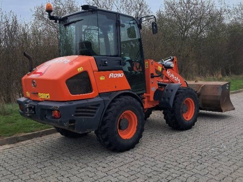 Kubota R 090