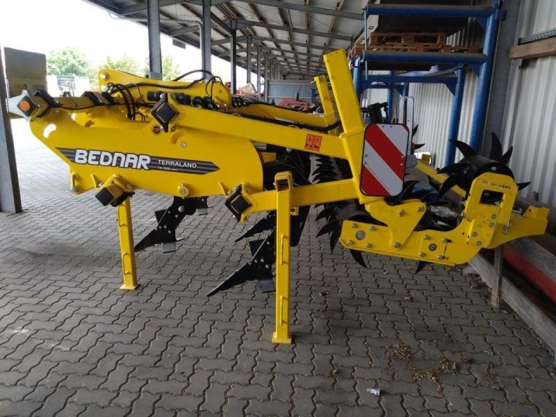 Bednar TERRALAND HM5R
