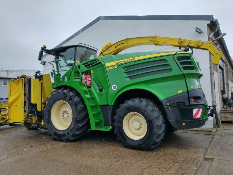 John Deere 8600