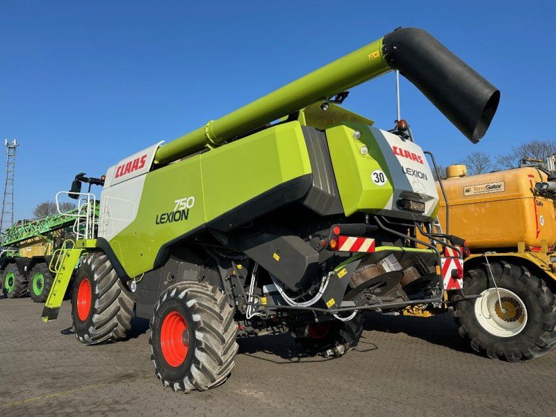 Claas Lion 750