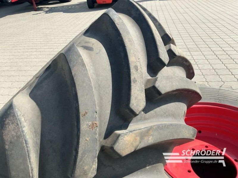 Fendt VF 600/70 R30 + VF 710/70 R42 VREDESTEIN