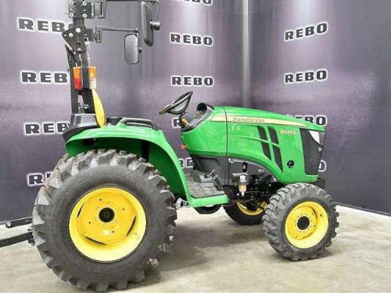 John Deere 3025E TRAKTOR
