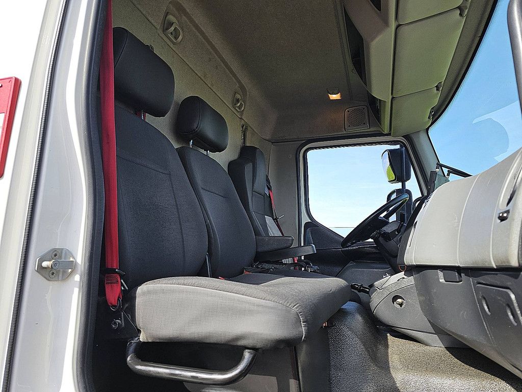 RENAULT D 240 hiab 158es4,16 ton