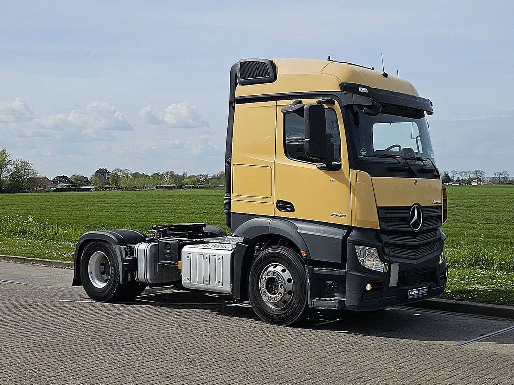 MERCEDES-BENZ ACTROS 1843
