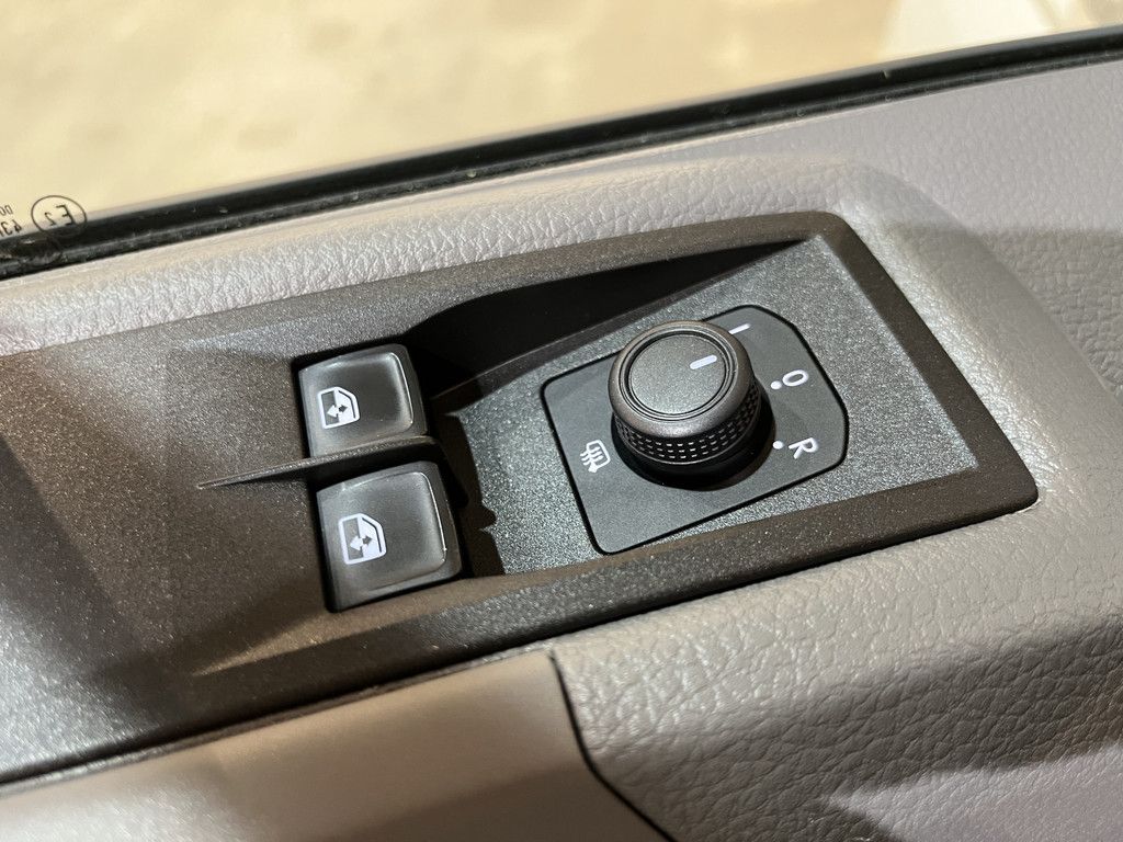 Man TGE 35 2.0 164 PK RWD Automaat Bakwagen / Meubelbak 2.45 M. Hoog / Euro 6 / Airco / Cruise Control / CarPlay / 3-Zits / 75.000 KM !!