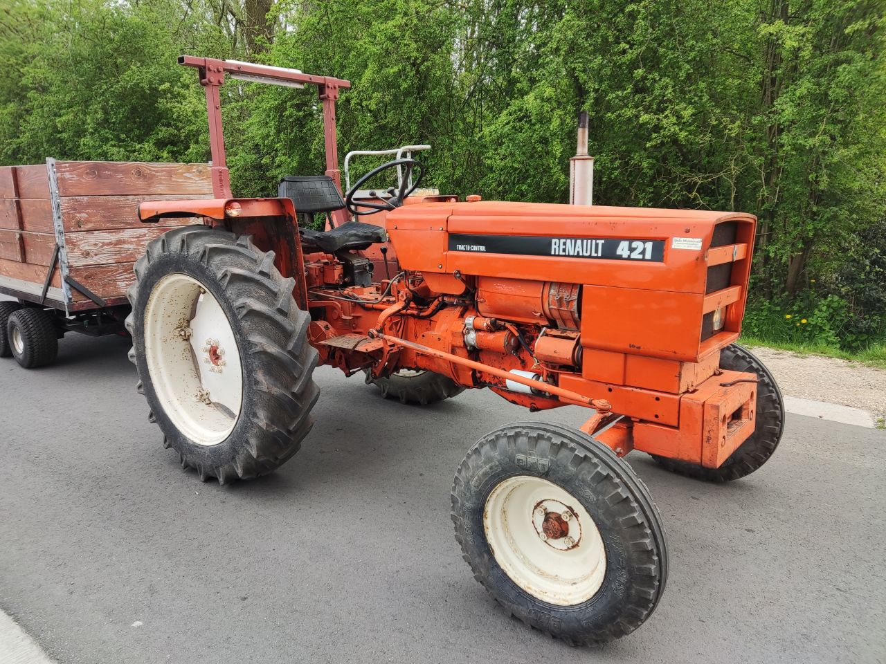 RENAULT tractor (type 421, 42 pk) met mini kipper