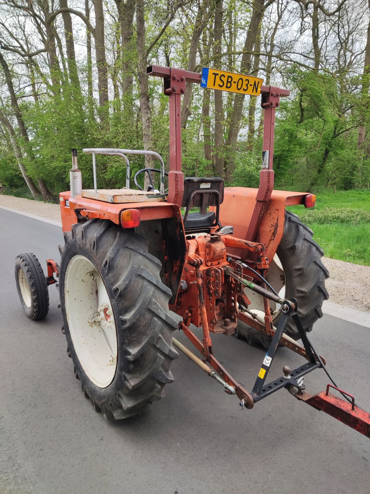 RENAULT tractor (type 421, 42 pk) met mini kipper