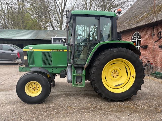 John deere 6110